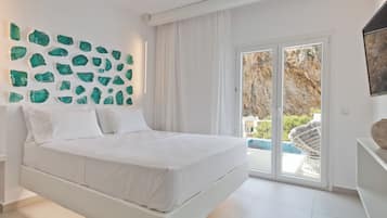 Deluxe Suite with Sea View and Private Pool | 1 Schlafzimmer, hochwertige Bettwaren, Betten mit Memory-Foam-Matratzen