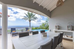 Outdoor dining - Endless Summer Villa | Spacious Luxury Oasis (Willemstad)