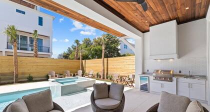 "Emerald Sunset" Spacious Home, Private Pool, Hot Tub, 2 New Golf Carts