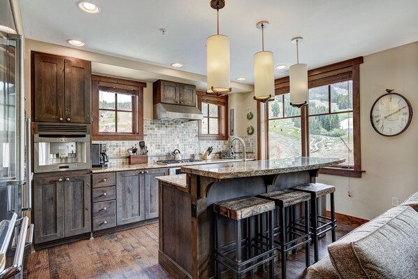 Condo, 4 Bedrooms | Private kitchen | Fridge, oven, coffee/tea maker, toaster - Luxury 4 Bedroom Condo on Peak 8 4 Condo (Breckenridge)