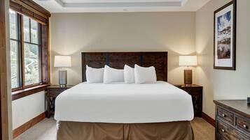 Condo, 4 Bedrooms | 4 bedrooms, iron/ironing board, free WiFi