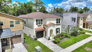 Exterior - Rear Views, Spa, Games Room, Pet Friendly, Resort Amenities 8 Bedroom Villa (Kissimmee)
