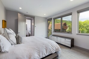 Casa de ciudad, 4 habitaciones | 4 habitaciones y espacio para trabajar con laptop 