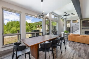Casa de ciudad, 4 habitaciones | Restaurantes
