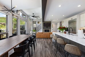 Dining - Keystone Adventures Basecamp 4 Bedroom Townhouse (Keystone)