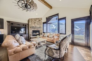 Townhome, 4 Bedrooms | Living area - 58 River Run Townhomes 4 Bedroom Townhouse (Keystone)