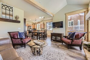 Townhome, 3 Bedrooms | Living area