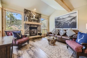 Townhome, 3 Bedrooms | Living area