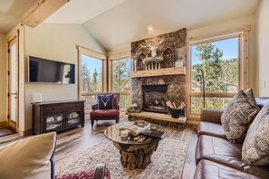 Townhome, 3 Bedrooms | Living area