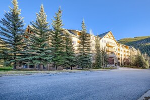 Condo, 2 Bedrooms | Exterior