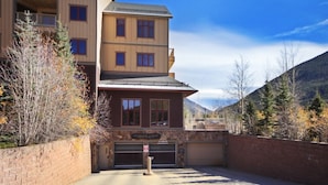 Unclassified image, 4 of 39, button - 2301 Red Hawk Lodge 2 Bedroom Condo (Keystone)