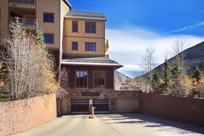 Condo, 2 Bedrooms | Exterior