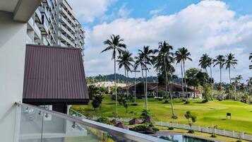 Deluxe Apartment, 3 Bedrooms, Golf View | Terrace/patio