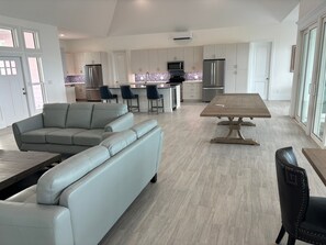 Casa, 4 quartos | Área de estar