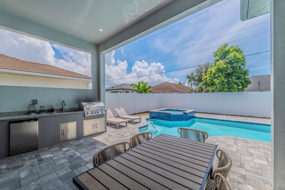 Photo 25 of Sleeps 8, Pool & Outdoor Kitchen, Bikes! Great Location
