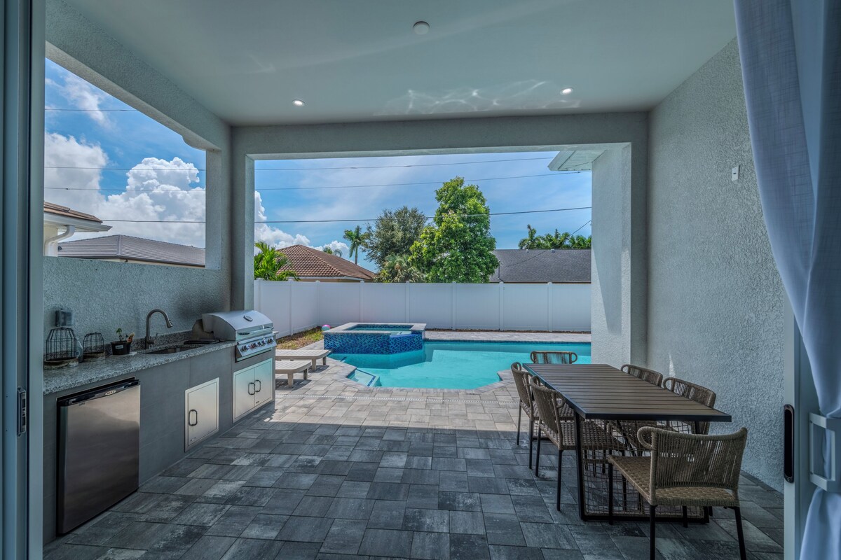Photo 5 of Sleeps 8, Pool & Outdoor Kitchen, Bikes! Great Location