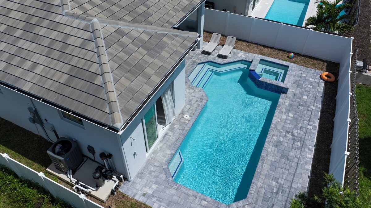 Photo 37 of Sleeps 8, Pool & Outdoor Kitchen, Bikes! Great Location