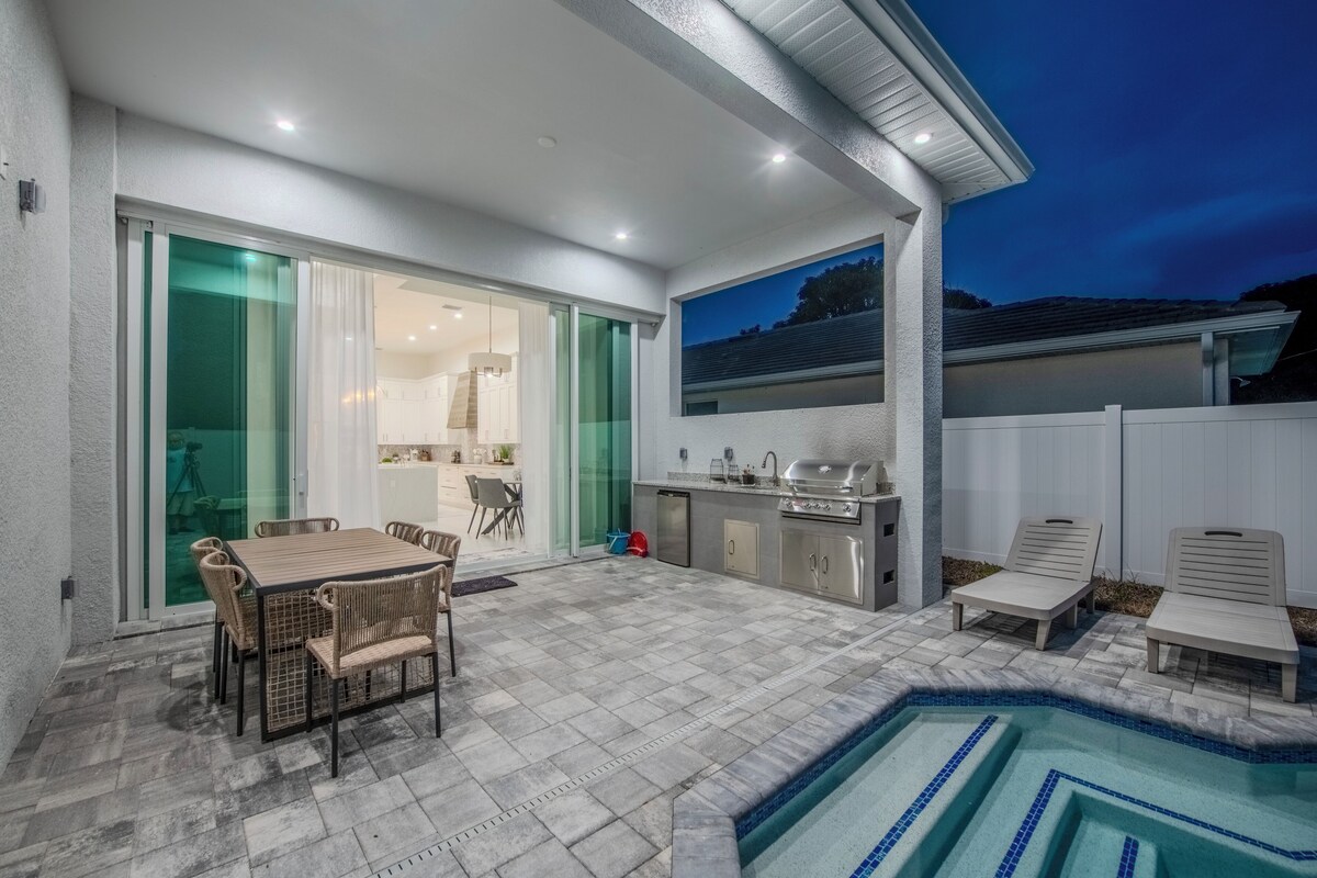 Photo 30 of Sleeps 8, Pool & Outdoor Kitchen, Bikes! Great Location