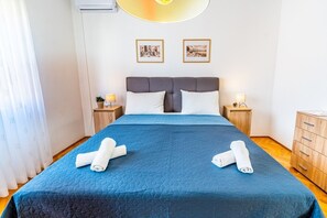 3 bedrooms, WiFi, bed sheets - Holiday house Nada with the pool, 150 m distance to the beach. (Fazana)