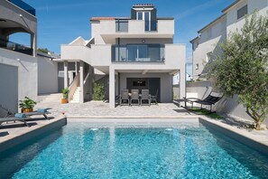 Pool - Luxury Villa Jakov, pool 36m2, bbg, family (Okrug Gornji)