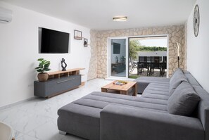 TV