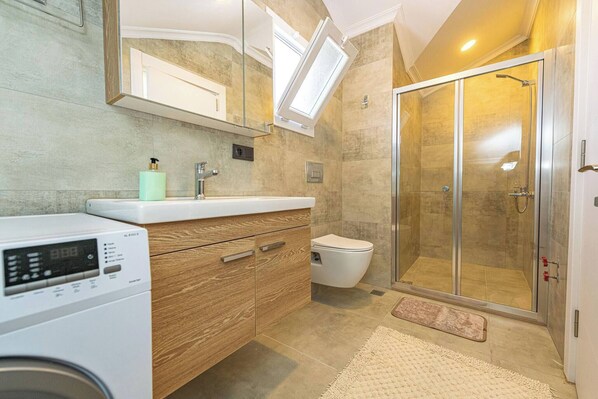 Bathroom - Close to Oludeniz 5 Bedroom Villa (Fethiye)
