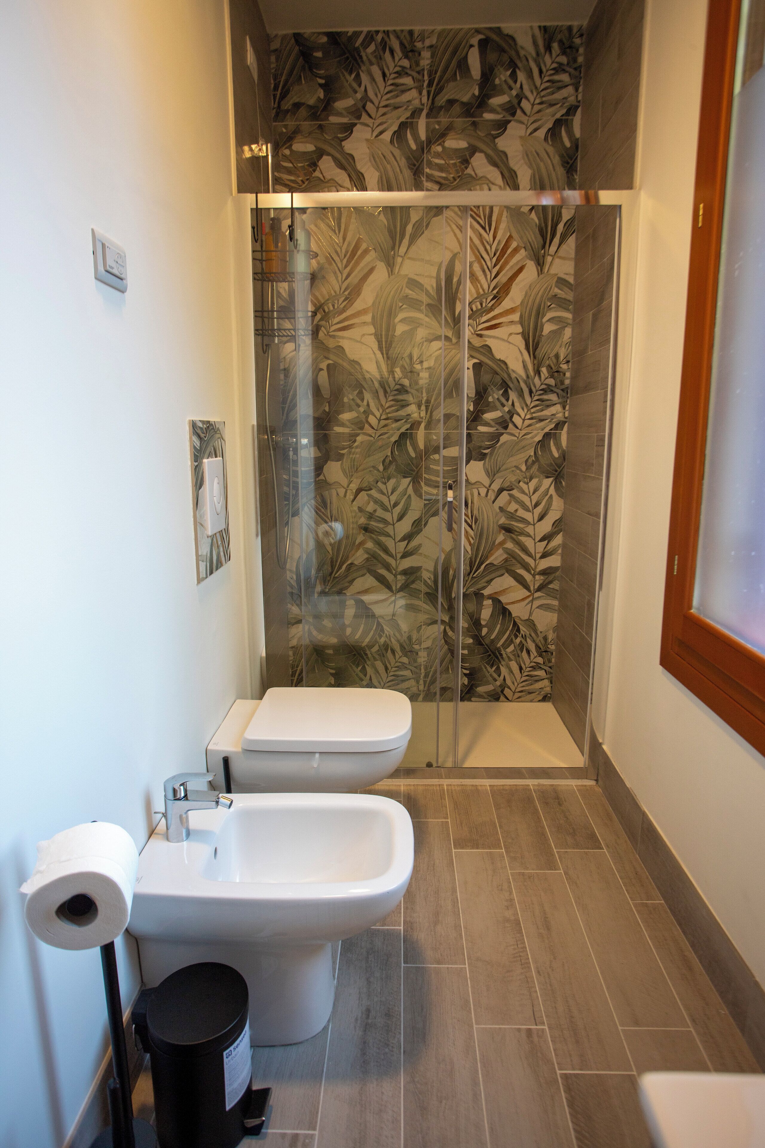 Doccia, asciugacapelli, bidet, asciugamani