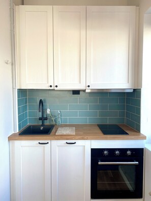 Private kitchen - Artistic 2-Bedroom full of light (Helsinki)