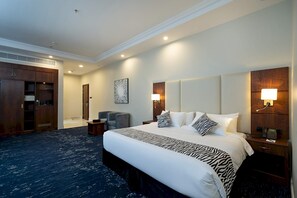 Minibar, individually furnished, desk, laptop workspace - Sunday Jeddah Hotel (Jeddah)
