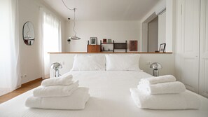 Iron/ironing board, free WiFi, bed sheets