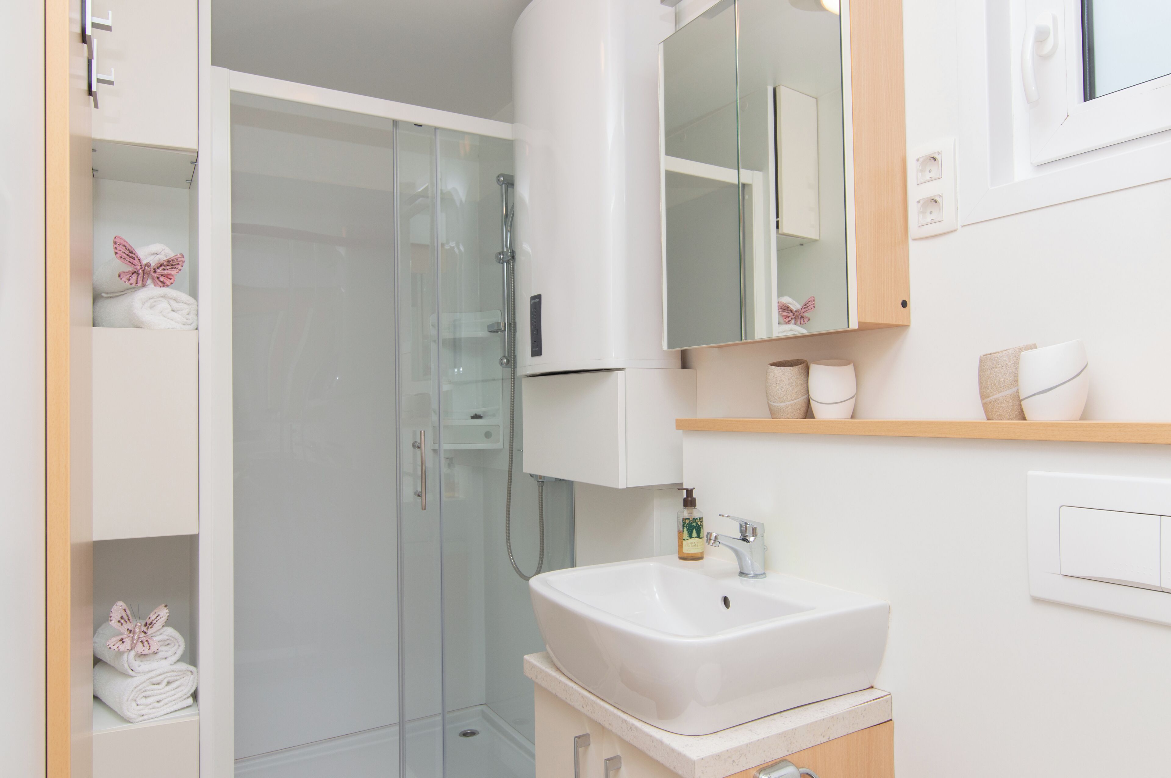 Mobile Home, 2 Bedrooms, Sea View, Overwater | Bathroom