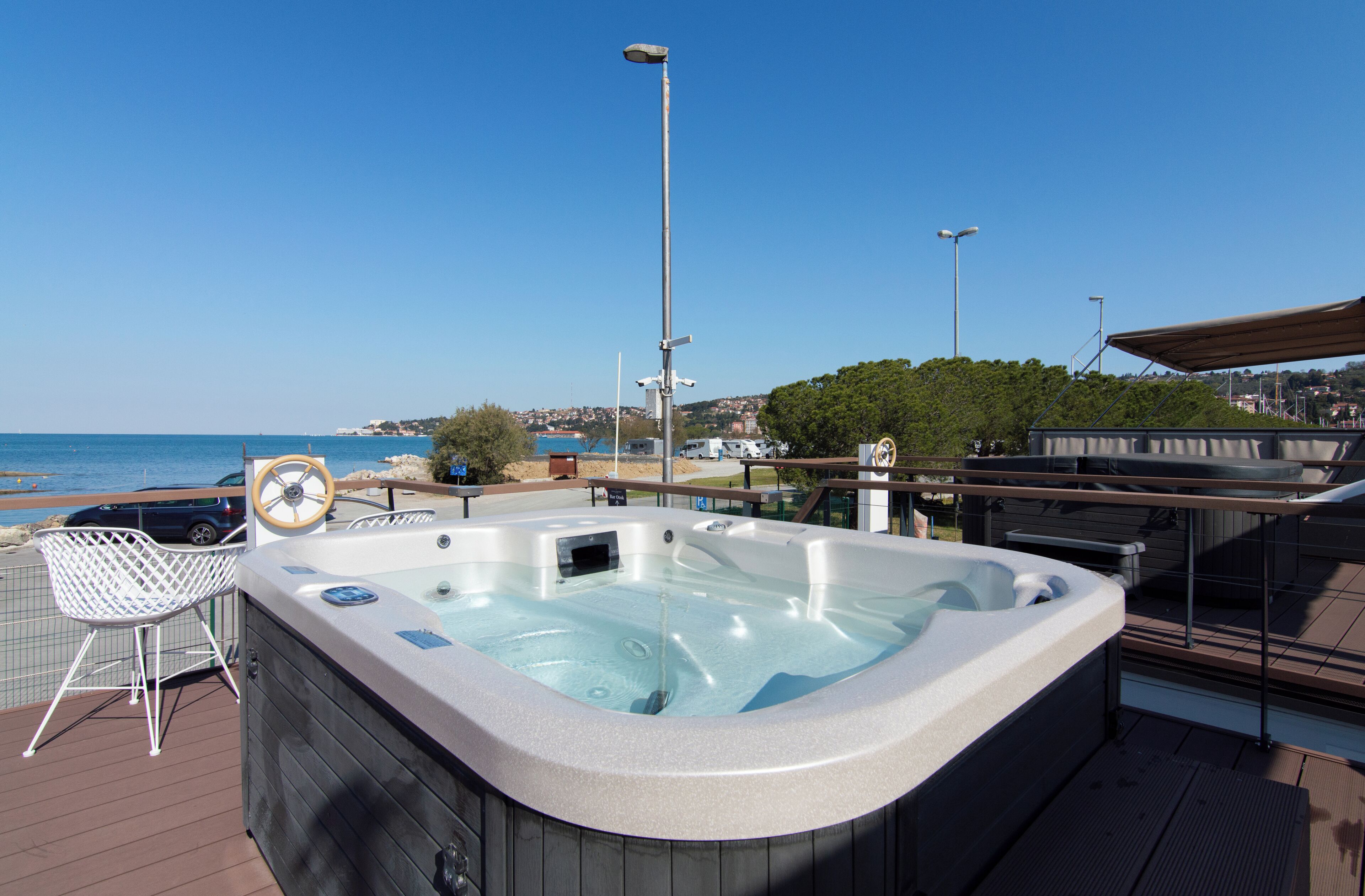 Bañera de hidromasaje exterior