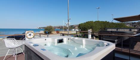 Bañera de hidromasaje exterior