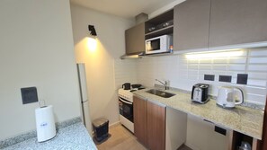 Refrigerador, microondas, horno, cafetera/tetera