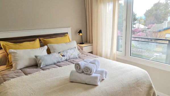 Free WiFi, bed sheets - Steppe apartent in Bariloche (San Carlos de Bariloche)