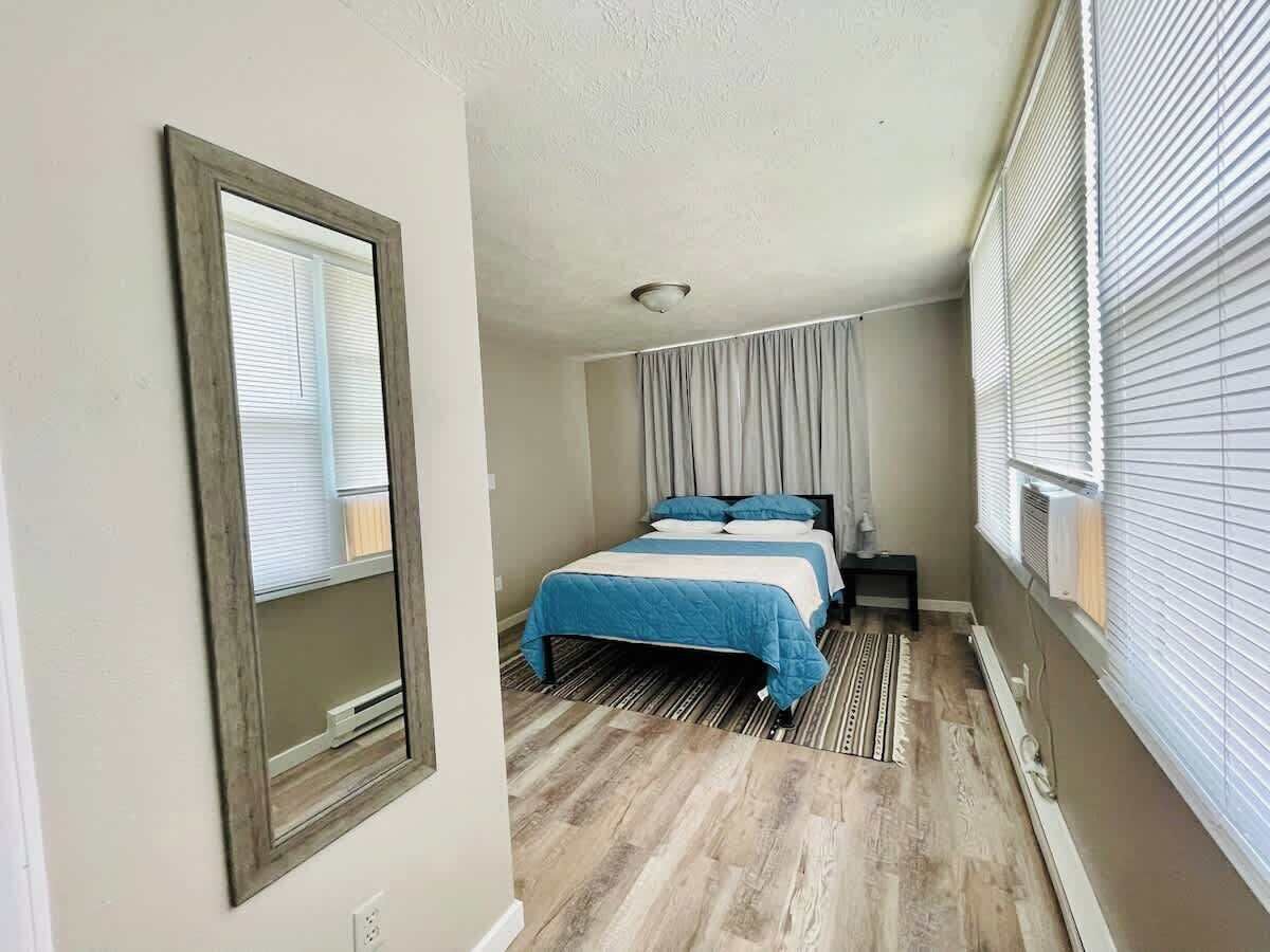 1 habitación, tabla de planchar con plancha, wifi y ropa de cama 