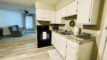 Mikrowelle, Ofen, Herdplatte, Geschirrspüler