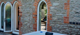 Charming Shropshire Cottage w/ Private Hot Tub, Ice Bath & BBQ