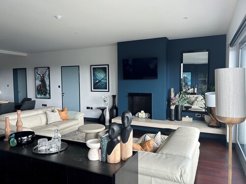 Spacious 6-bedroom house with WiFi, AC in enjoyable Dunmore East