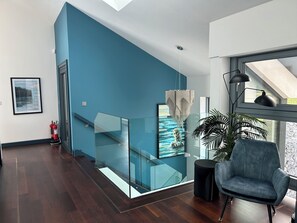 Interior - Spacious 6-bedroom house with WiFi, AC in enjoyable Dunmore East (Dunmore East)