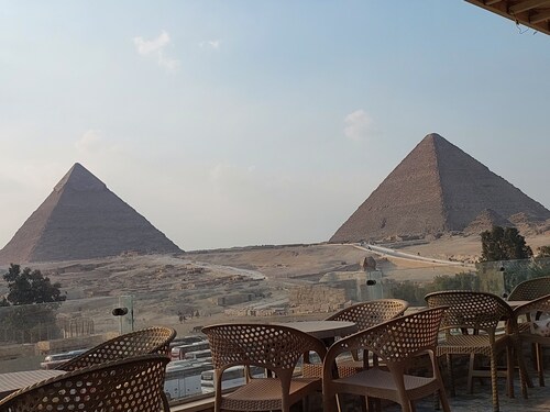 Tut & Pyramids View