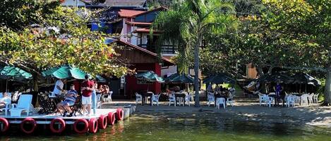 Am Strand, Strandbar
