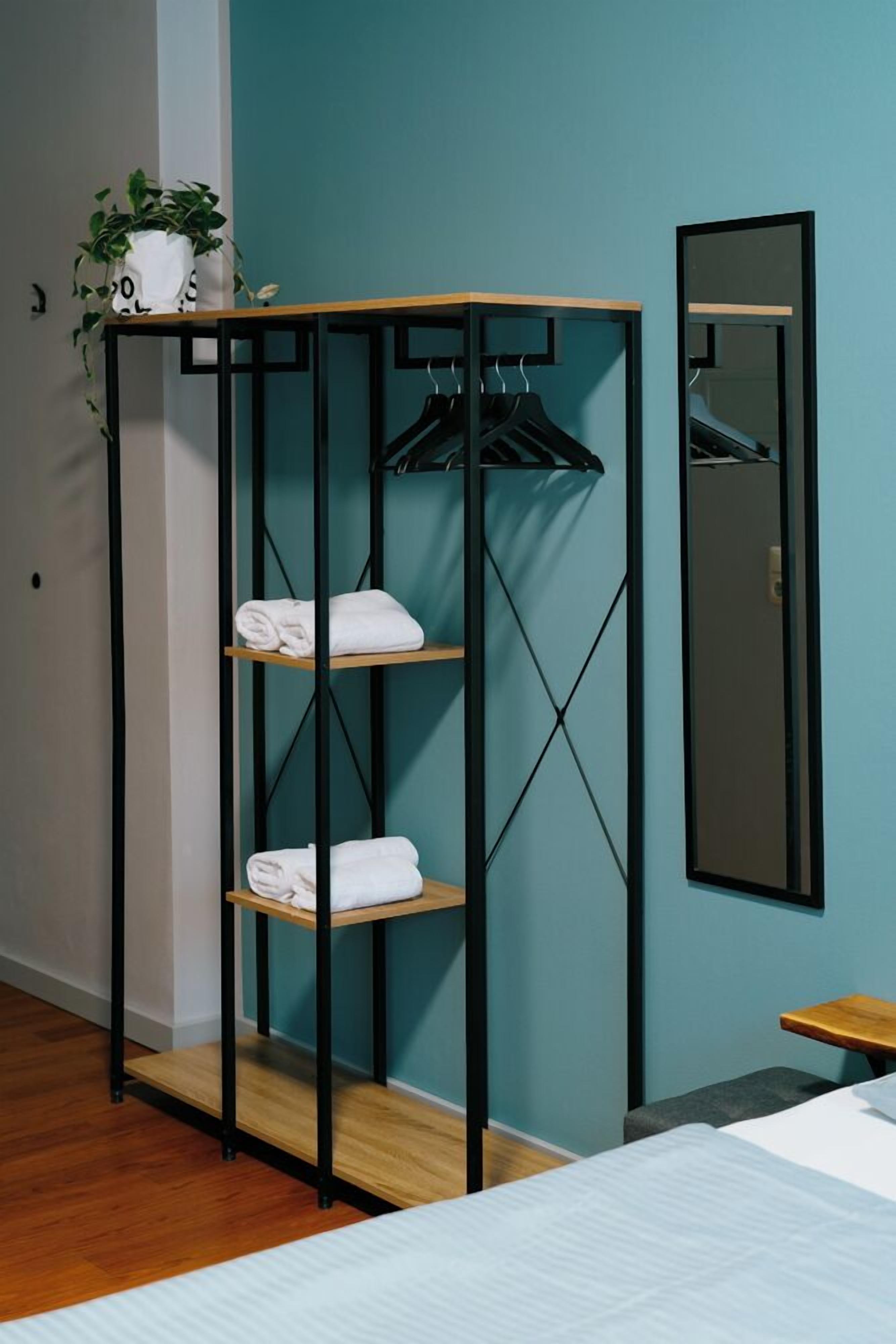 基础公寓 | 1 多间卧室、笔记本电脑工作区、免费 WiFi、床单