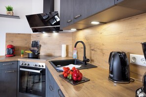 Kühlschrank, Ofen, Herdplatte, Geschirrspüler