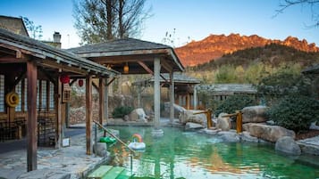 บริเวณภายนอก