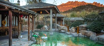 ATRIUM FENGZHU HOMESTAY