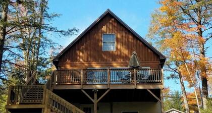 Lakefront Charming 3-bedroom cottage on beautiful Cranberry Lake