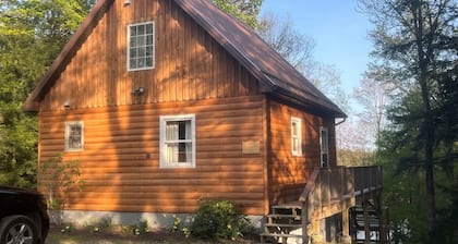 Lakefront Charming 3-bedroom cottage on beautiful Cranberry Lake