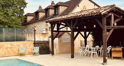 8-bed gite with swimming pool in the heart of Périgord near Monbazillac and Bergerac