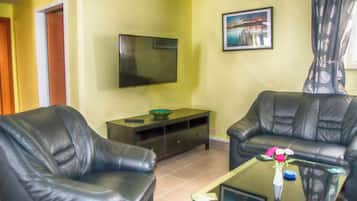 Apartment, Non Smoking, Kitchen | Living area